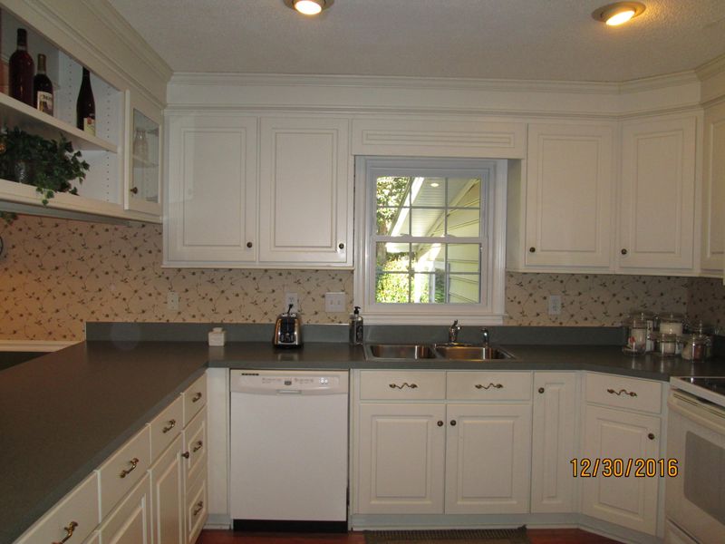 209 Live Oak Rd, Summerville, SC 29485