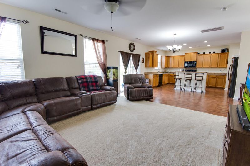 3076 Nantuckett Ave, North Charleston, SC 29420
