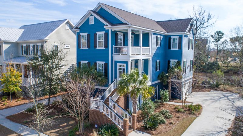 1523 Wando Landing St, Daniel Island, SC 29492