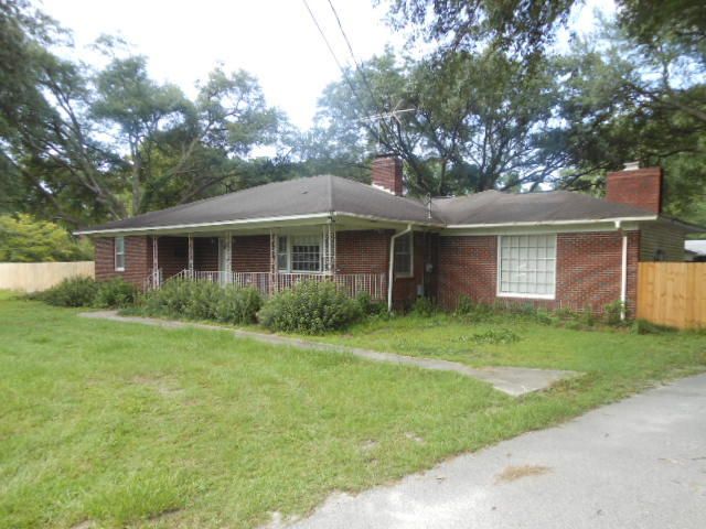 100 W Butternut Rd #A, Summerville, SC 29483