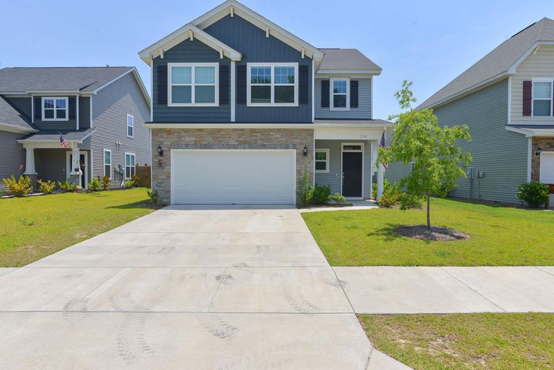 336 Drayton Place Dr, Moncks Corner, SC 29461