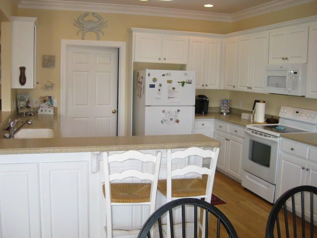 402 Pompano St, Edisto Beach, SC 29438