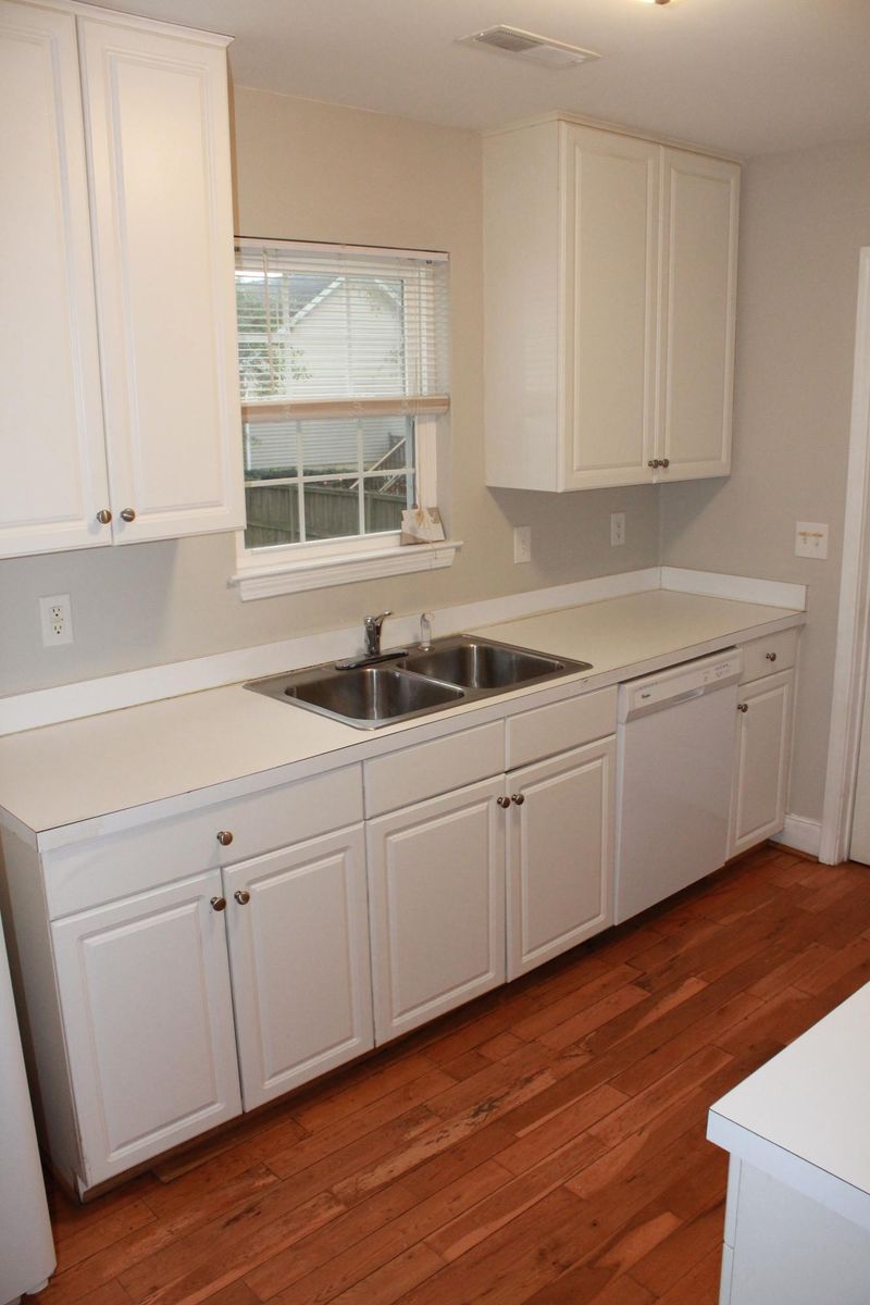 1529 Sutton St, Charleston, SC 29412