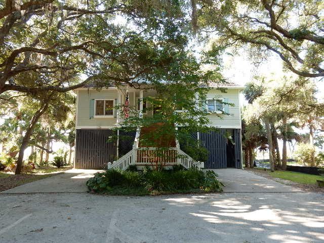 844 Hammocks Way, Edisto Island, SC 29438