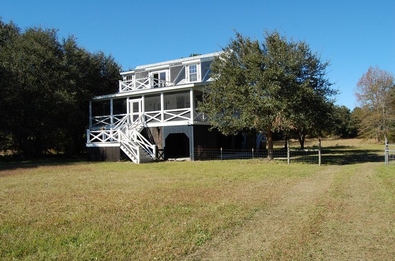 705 Doar Rd, Awendaw, SC 29429