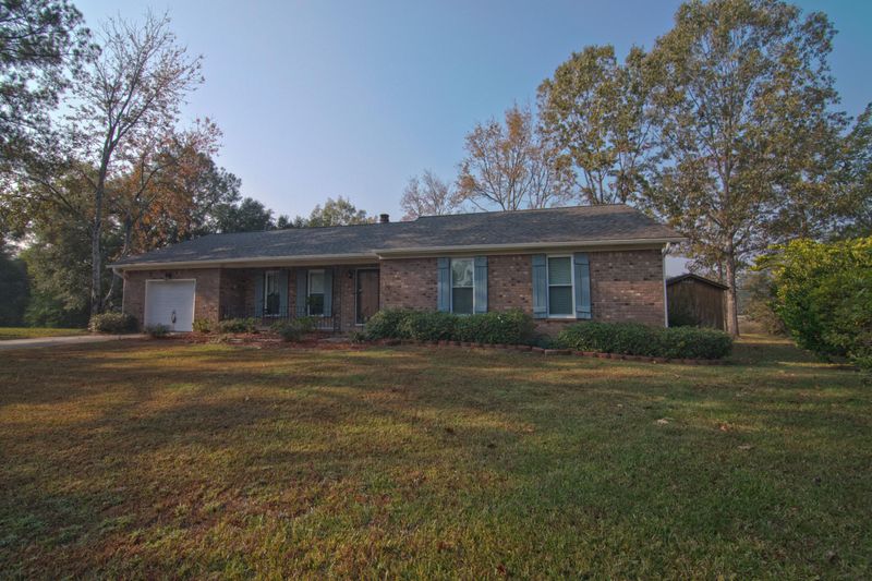 709 Banner Rd, Charleston, SC 29414