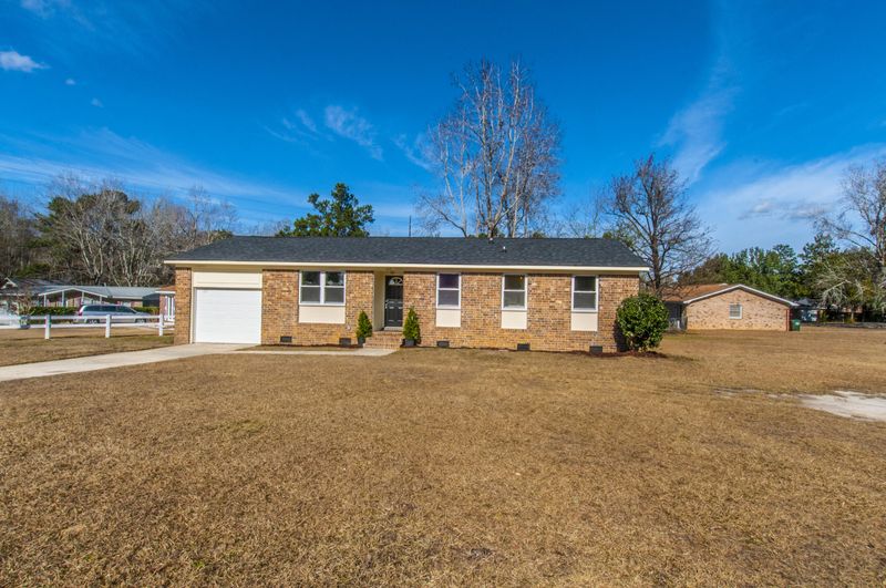 105 Eagle Dr, Summerville, SC 29485