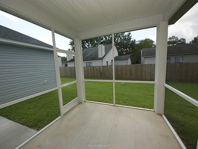 816 Winthrop St #B, Ladson, SC 29456