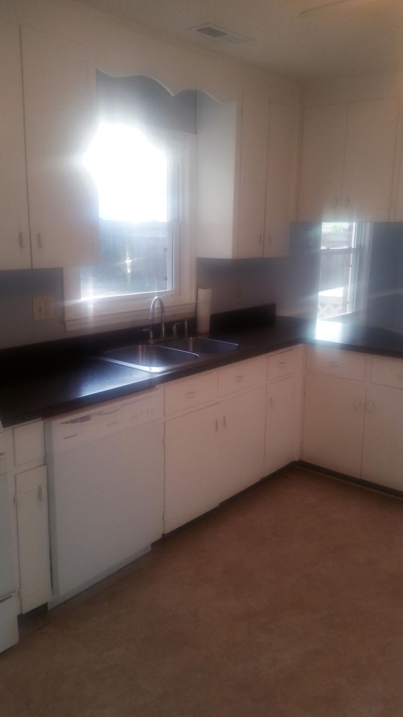 27 Montclair Ave, Goose Creek, SC 29445