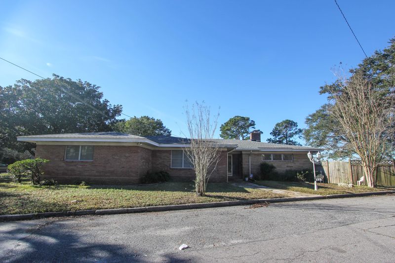 175 Peachtree St, Charleston, SC 29403