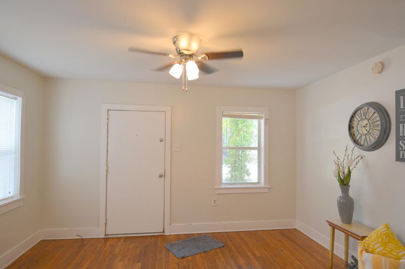1182 Leesville St, North Charleston, SC 29405