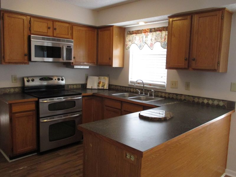 333 Damascus Dr, Summerville, SC 29483