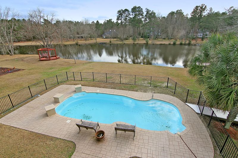 142 Old Winter Rd, Summerville, SC 29486