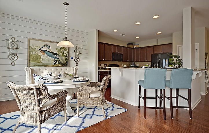 648 Redbud Ln, Summerville, SC 29486