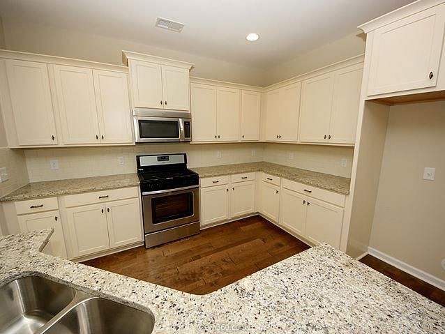 415 Whispering Breeze Ln, Summerville, SC 29486