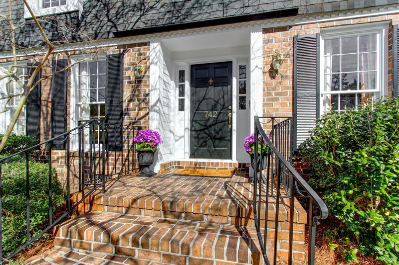 742 Dragoon Dr, Mount Pleasant, SC 29464