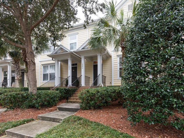 1884 Pierce St, Daniel Island, SC 29492