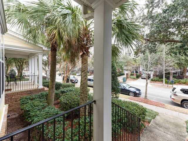 1884 Pierce St, Daniel Island, SC 29492