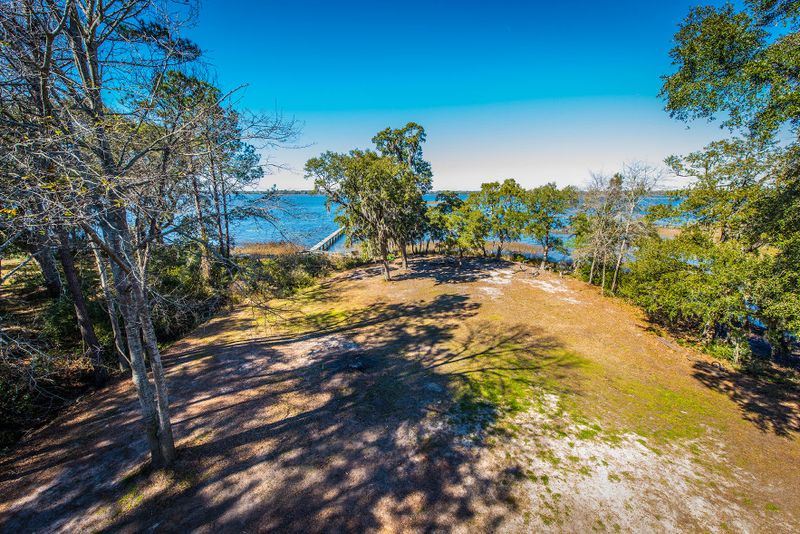 1039 Harts Bluff Rd, Wadmalaw Island, SC 29487