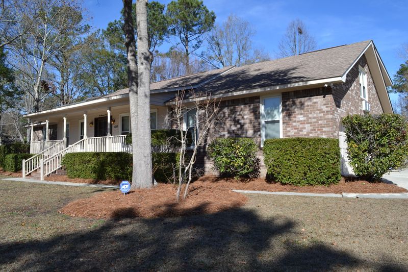 130 Queensbury Cir, Goose Creek, SC 29445
