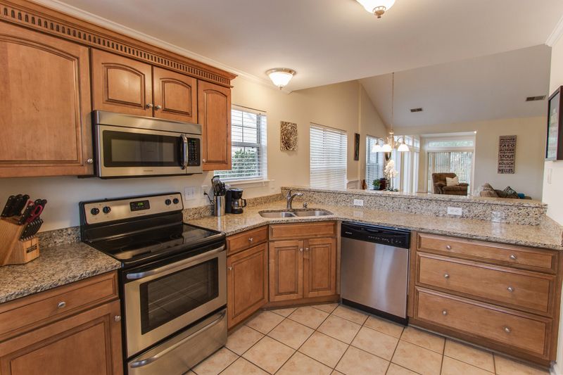 3406 Farmers Market Dr, Charleston, SC 29414