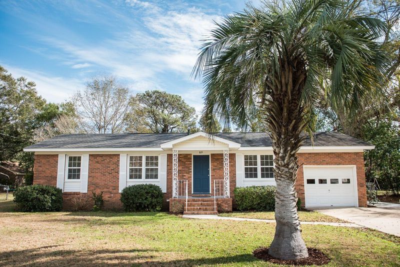 819 Piccadilly Cir, Charleston, SC 29412