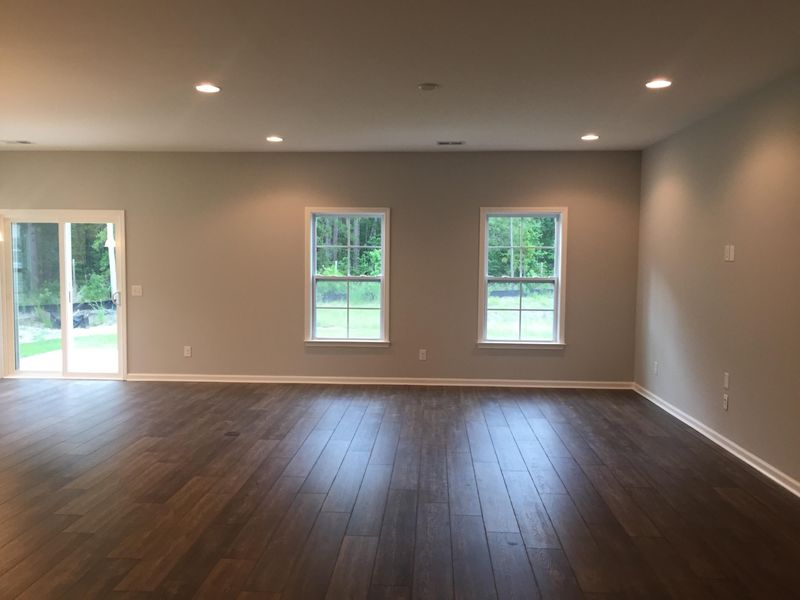130 Firethorn Dr, Goose Creek, SC 29445