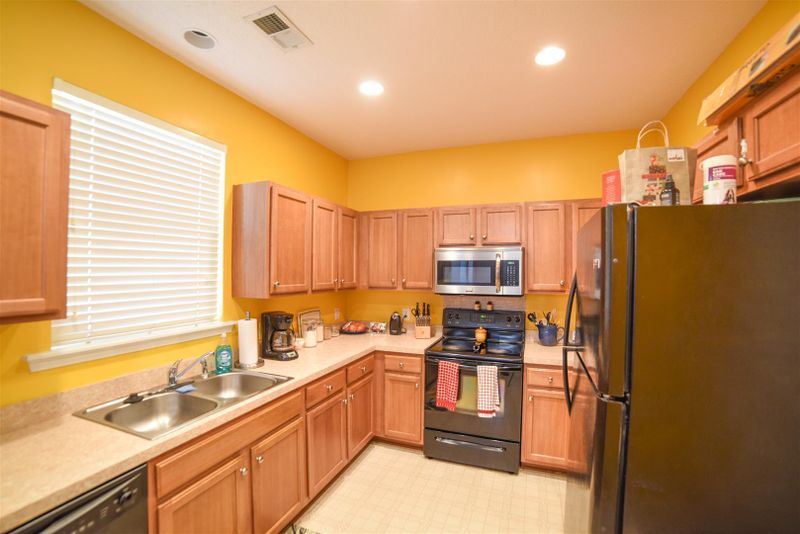 202 Maplewood Ridge Ct, Summerville, SC 29486