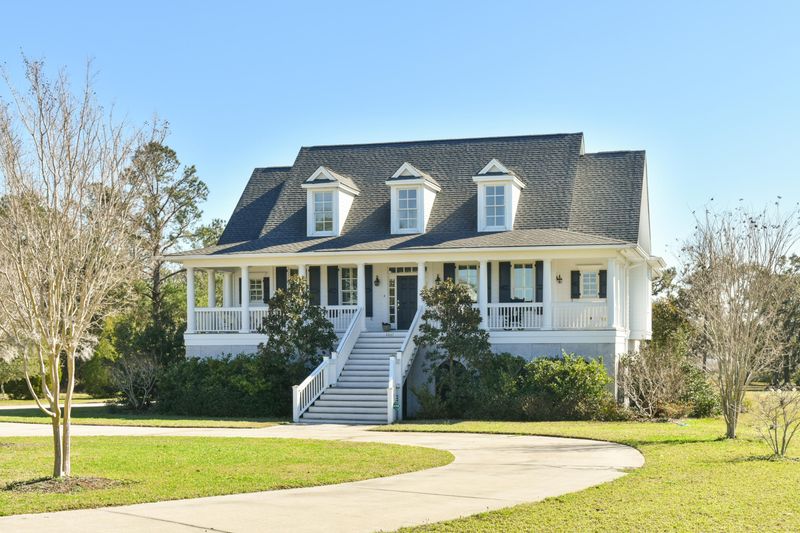 2637 Anchor Watch Dr, Wadmalaw Island, SC 29487