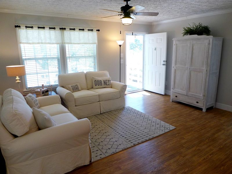 8276 Oyster Factory Rd, Edisto Island, SC 29438