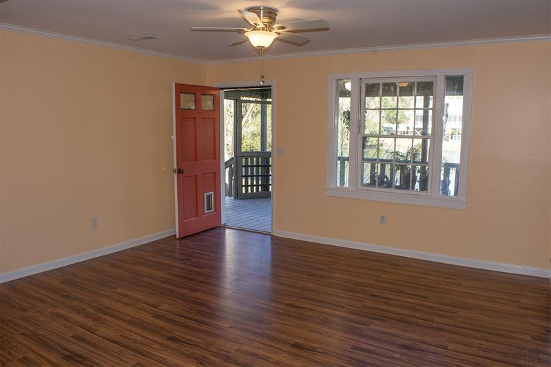 8110 Lachicotte St, Edisto Island, SC 29438