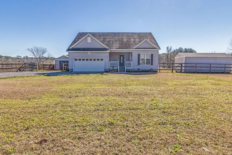 923 Waterfowl Ln, Huger, SC 29450