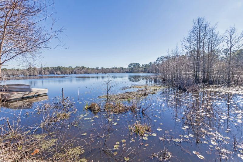 923 Waterfowl Ln, Huger, SC 29450