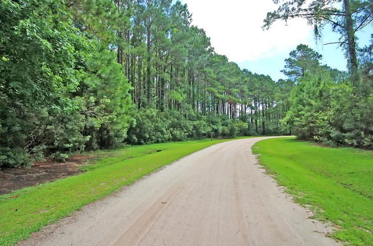 7100 Lady Elizabeth Ln, Wadmalaw Island, SC 29487