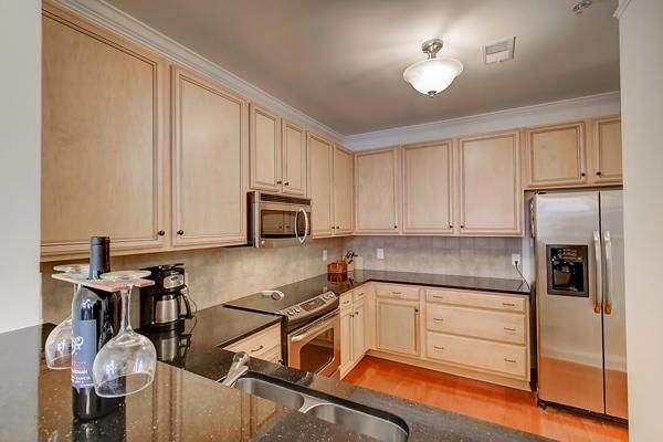2244 Ashley Crossing Dr #228, Charleston, SC 29414