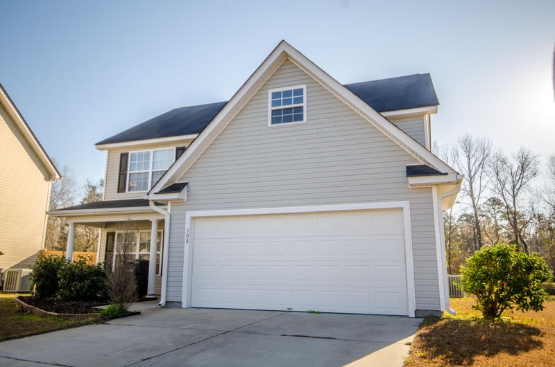 308 Greens Ct, Goose Creek, SC 29445
