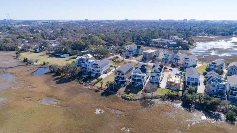 8 Parrothead St, Charleston, SC 29403