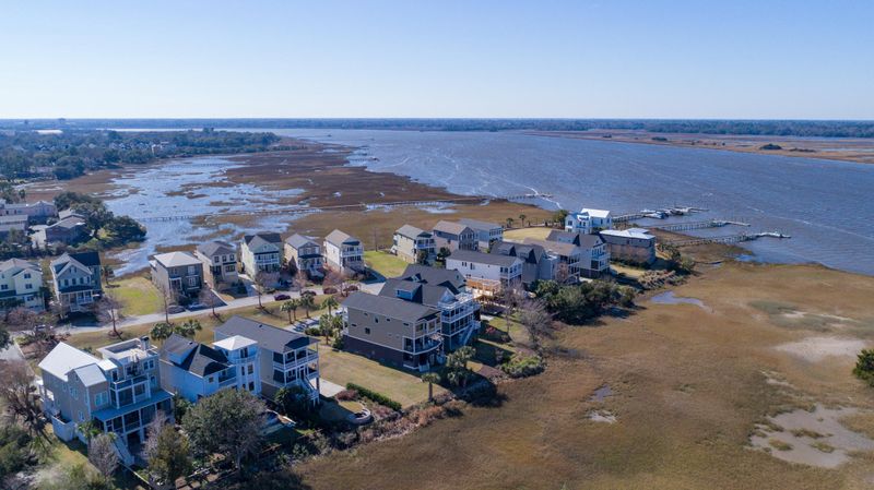 8 Parrothead St, Charleston, SC 29403