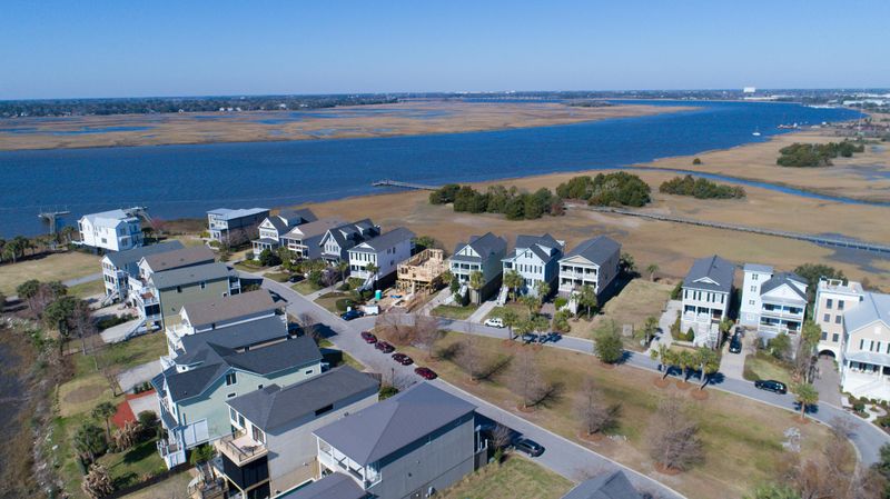 8 Parrothead St, Charleston, SC 29403