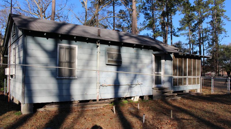 203 Hildebrand Dr, Bonneau, SC 29431