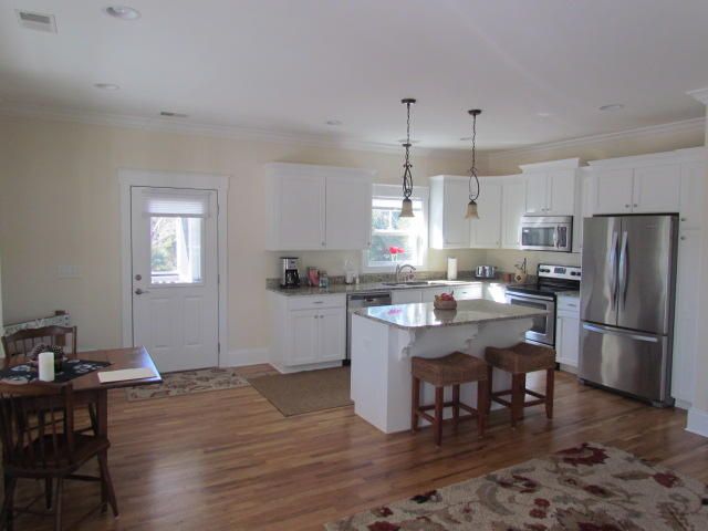 8428 Bottlenose Ct, Edisto Island, SC 29438