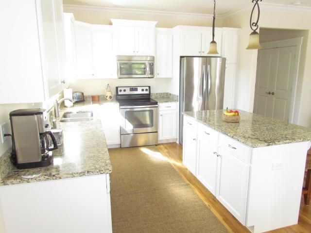 8428 Bottlenose Ct, Edisto Island, SC 29438