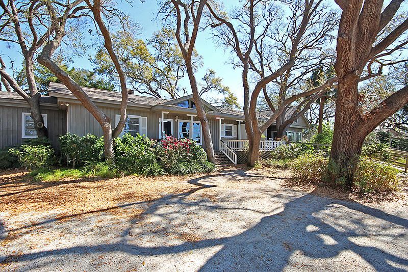 8551 Oyster Factory Rd, Edisto Island, SC 29438