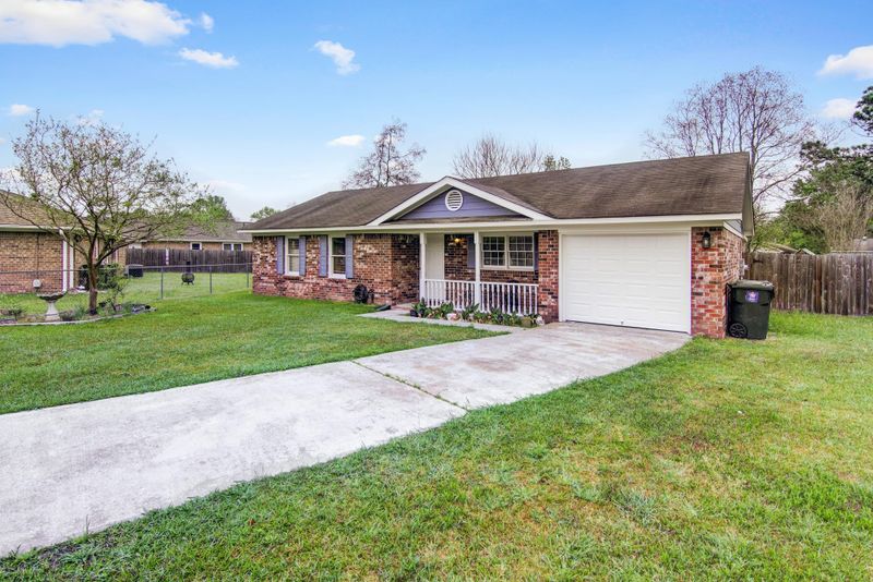 105 Gatehouse Dr, Summerville, SC 29486