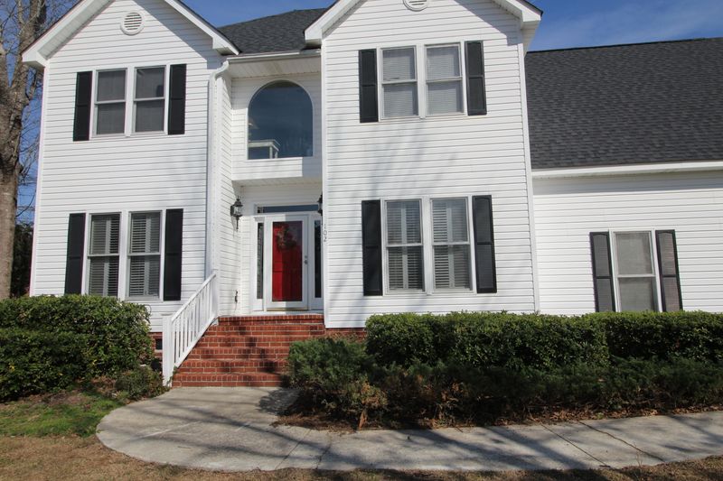 102 Kemper Lakes Ct, Summerville, SC 29483