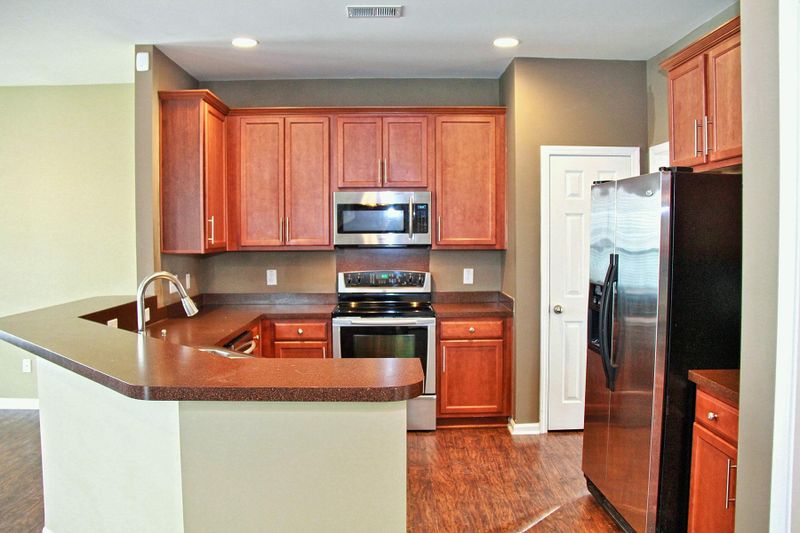 129 Avonshire Dr, Summerville, SC 29483