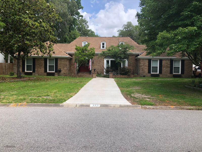333 Shaftesbury Ln, Summerville, SC 29485
