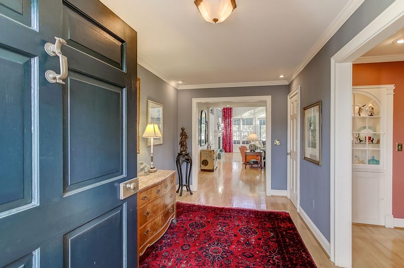 678 Marsh Point Dr, Charleston, SC 29412