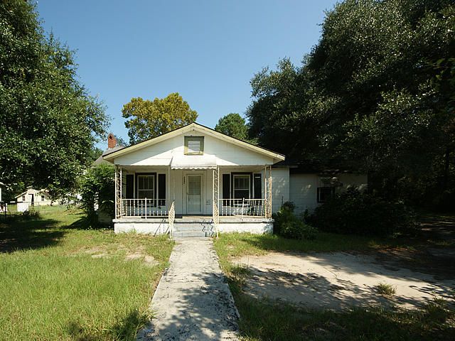 5986 Savannah Hw, Ravenel, SC 29470