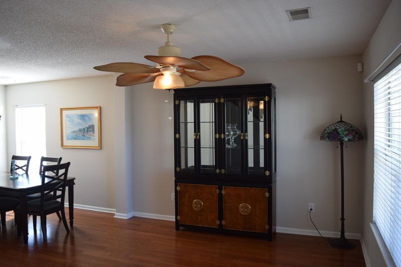 8584 Chloe Ln, North Charleston, SC 29406